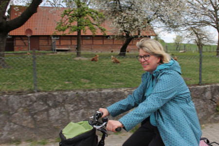 Sabine Lehmbeck auf dem Fahrrad